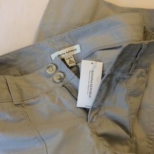 NEW WITH TAG banana republic khaki pants